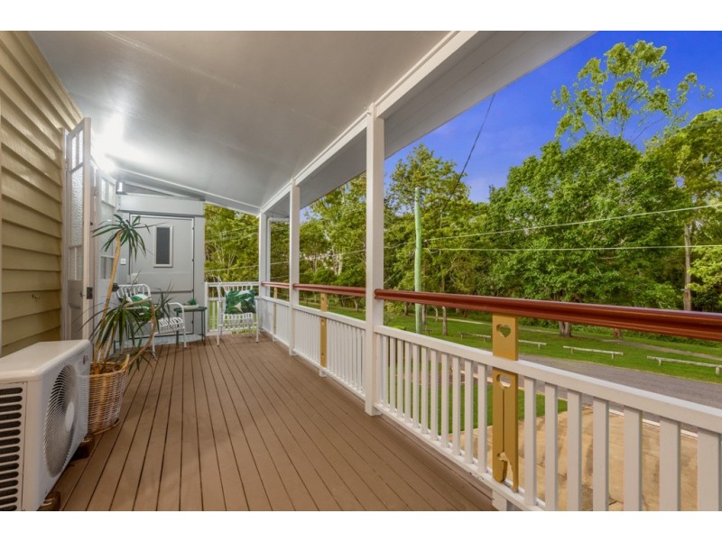 42 Dorrington Drive, Ashgrove QLD 4060