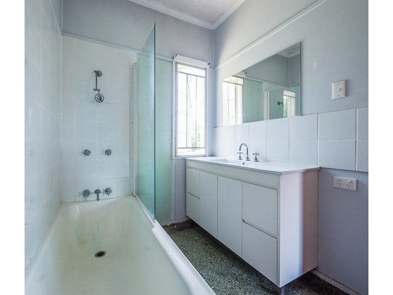 3 Glen Kedron Lane, Kedron QLD 4031