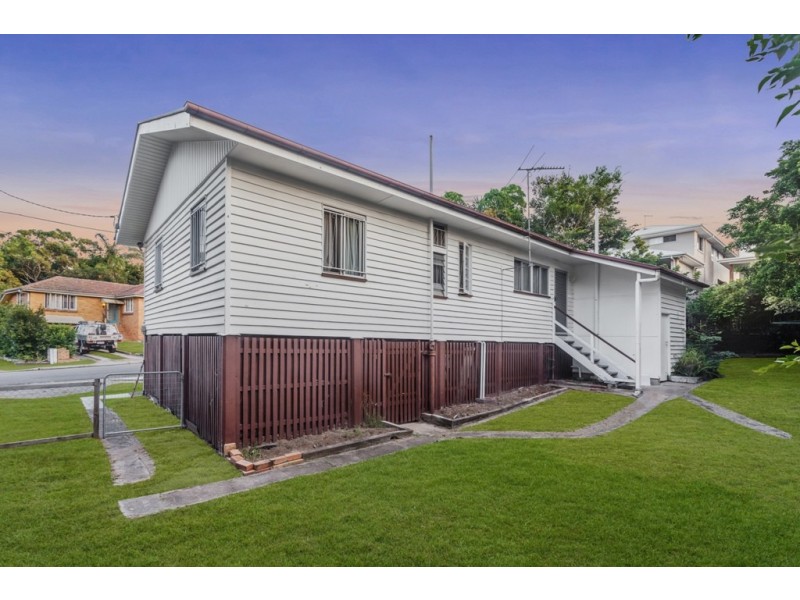 3 Glen Kedron Lane, Kedron QLD 4031