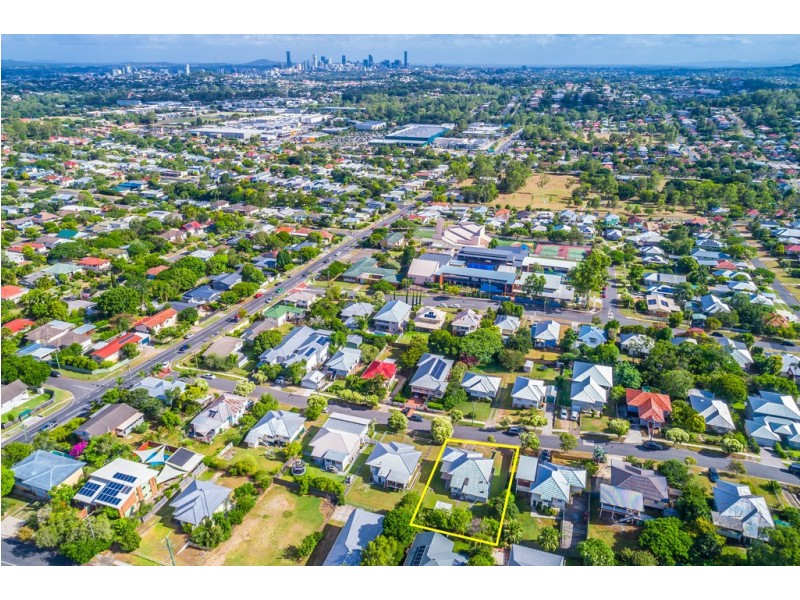 17 Allowrie Street, Stafford QLD 4053