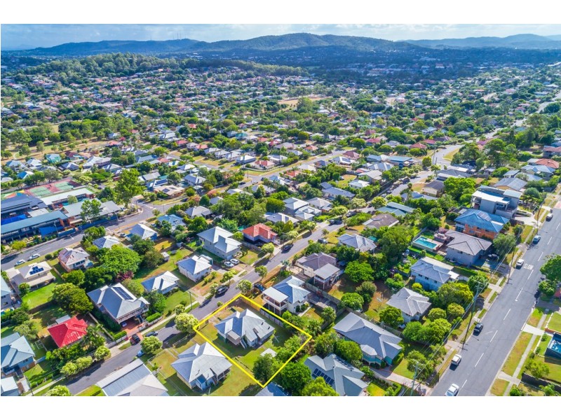 17 Allowrie Street, Stafford QLD 4053