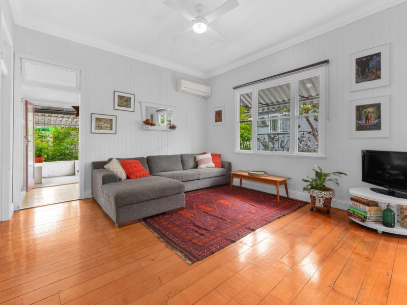 223 Days Road, Grange QLD 4051