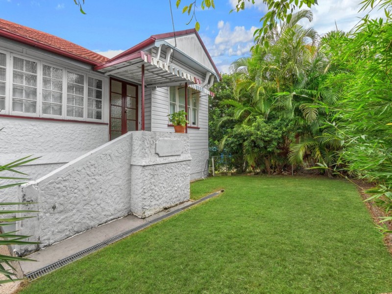 223 Days Road, Grange QLD 4051