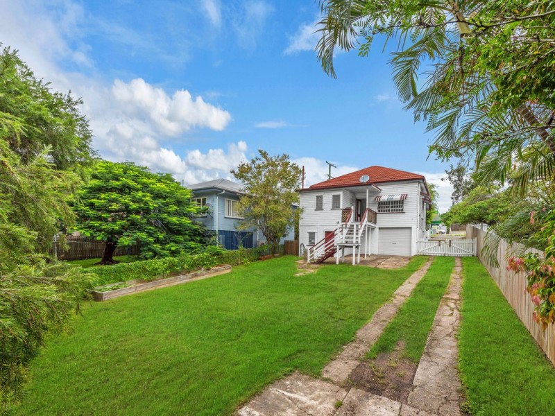 223 Days Road, Grange QLD 4051