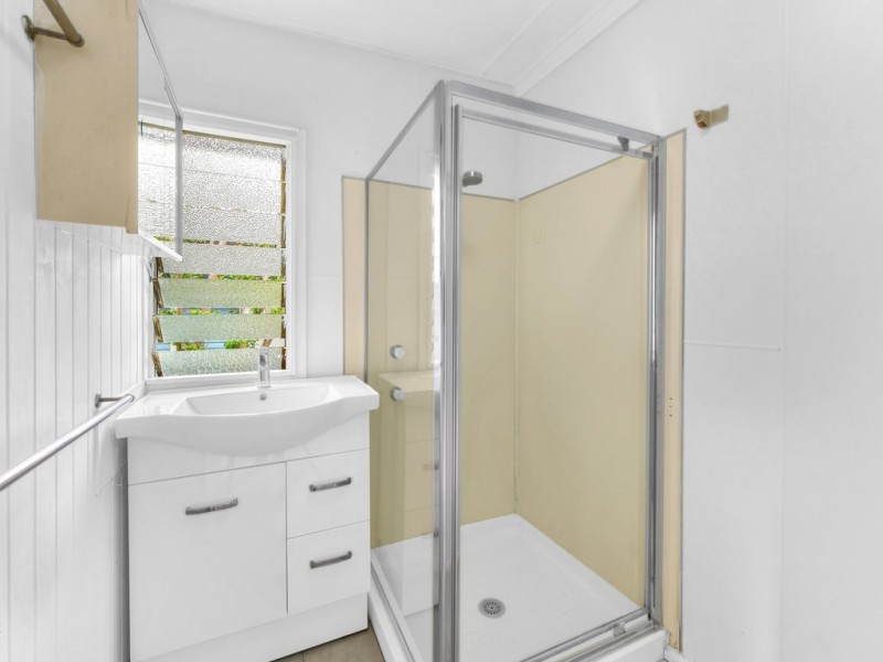 223 Days Road, Grange QLD 4051