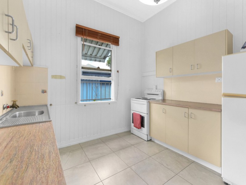 223 Days Road, Grange QLD 4051