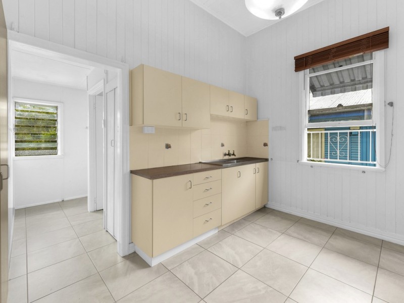 223 Days Road, Grange QLD 4051