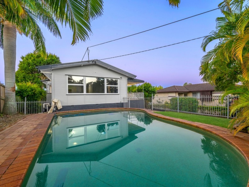 5 Winton Street, Stafford Heights QLD 4053