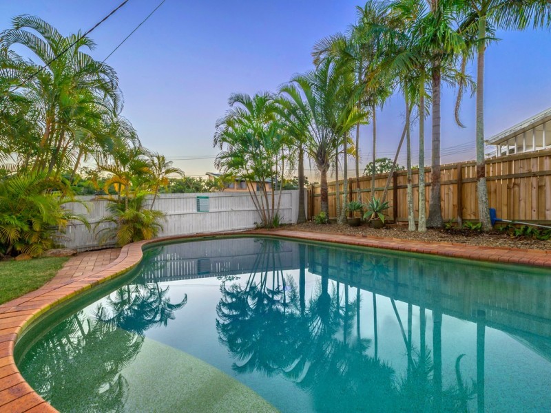 5 Winton Street, Stafford Heights QLD 4053