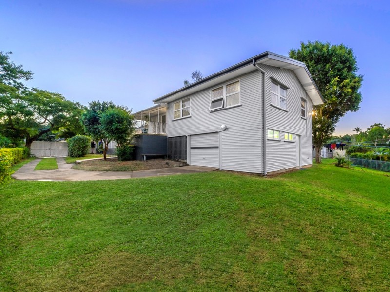 5 Winton Street, Stafford Heights QLD 4053