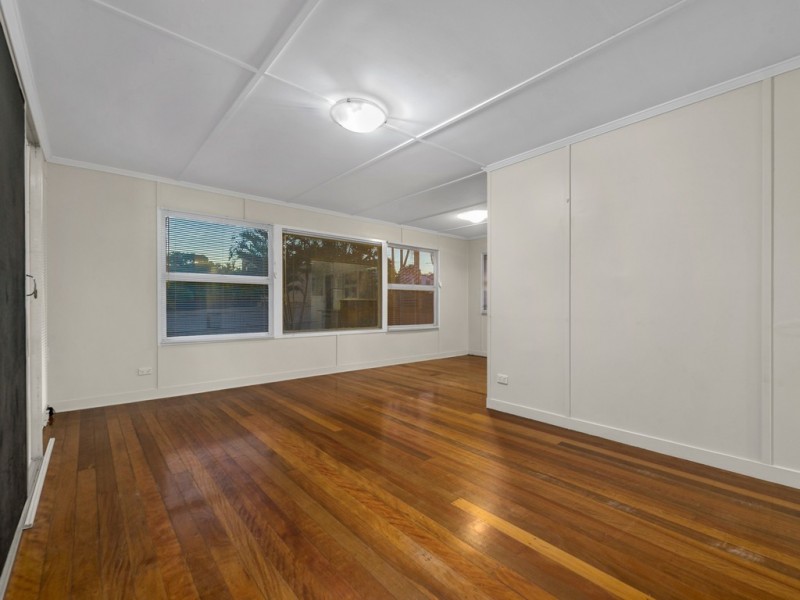 5 Winton Street, Stafford Heights QLD 4053