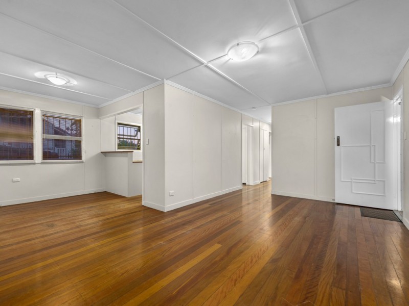 5 Winton Street, Stafford Heights QLD 4053