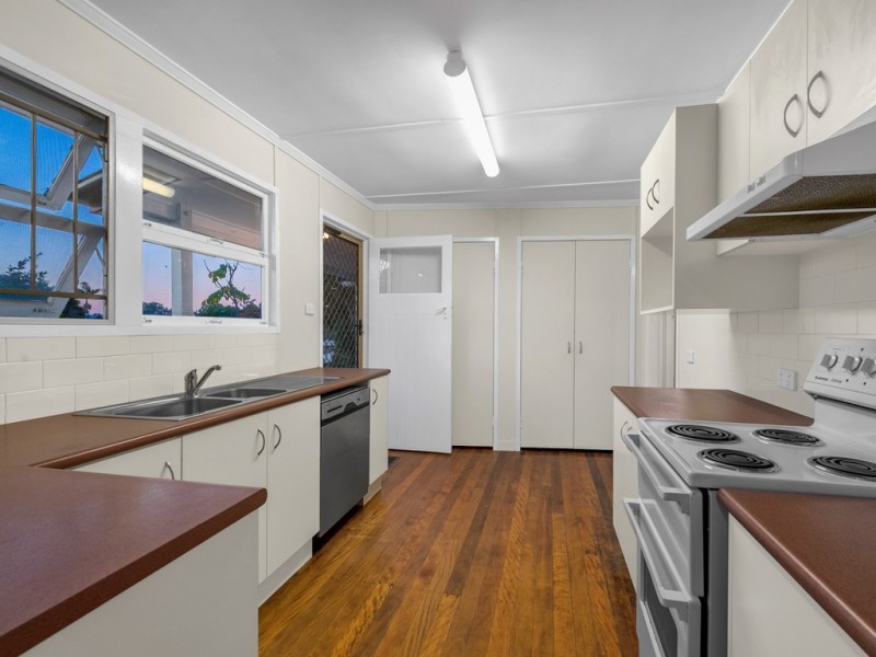 5 Winton Street, Stafford Heights QLD 4053