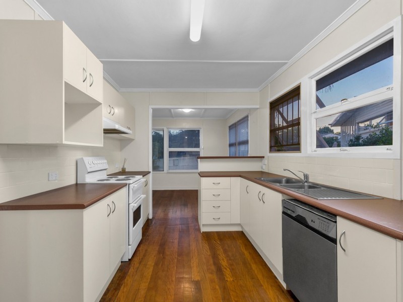 5 Winton Street, Stafford Heights QLD 4053