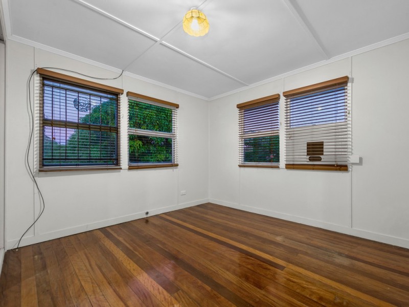 5 Winton Street, Stafford Heights QLD 4053