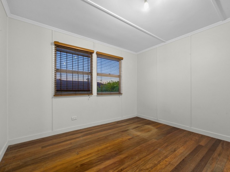 5 Winton Street, Stafford Heights QLD 4053