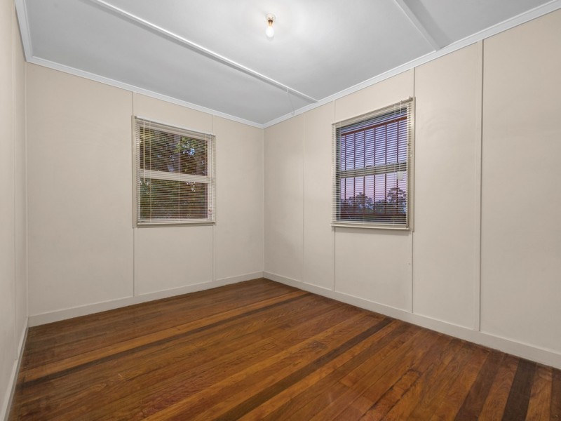 5 Winton Street, Stafford Heights QLD 4053