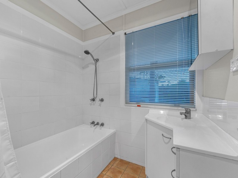 5 Winton Street, Stafford Heights QLD 4053