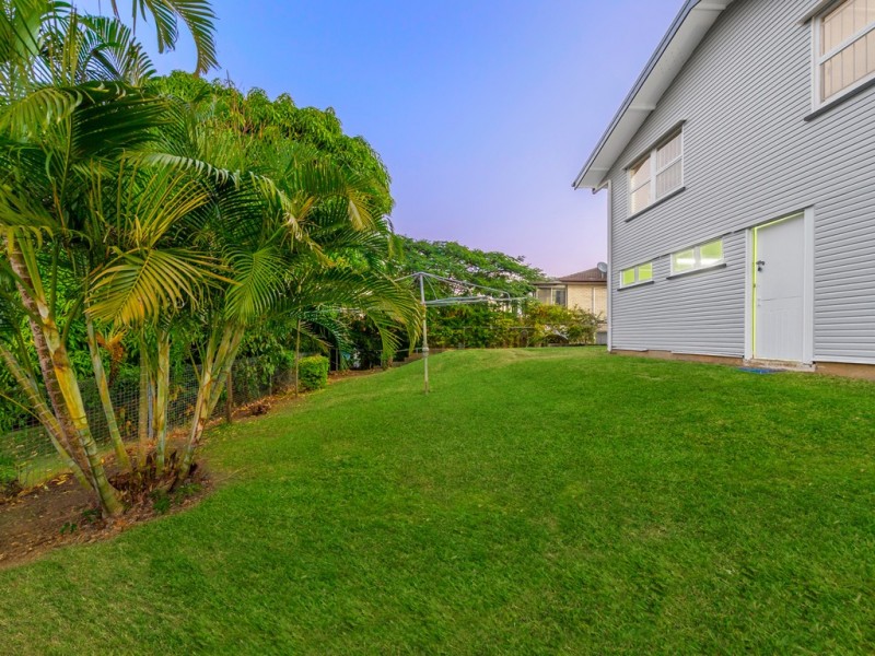 5 Winton Street, Stafford Heights QLD 4053