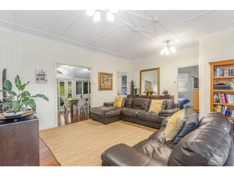 8 Cramond Street, Wilston QLD 4051