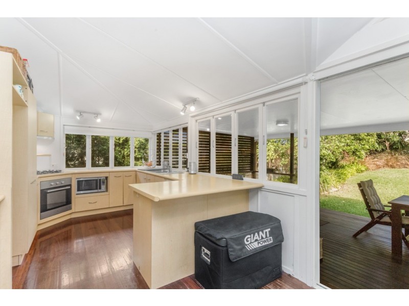 8 Cramond Street, Wilston QLD 4051