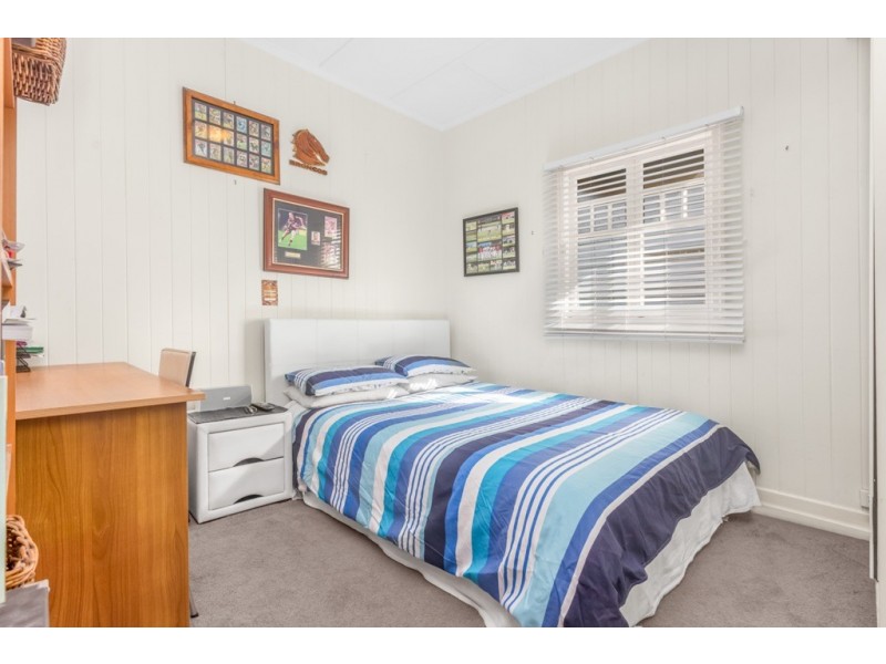 8 Cramond Street, Wilston QLD 4051