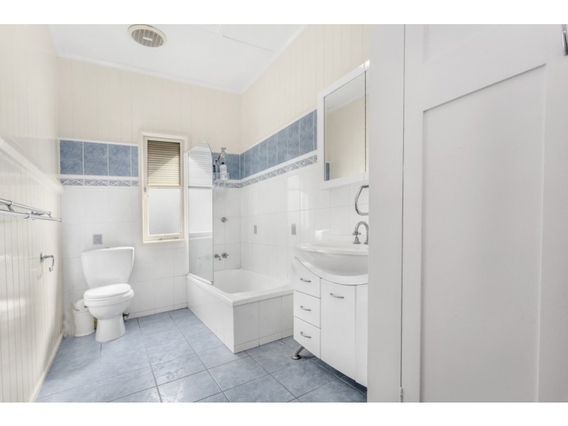 8 Cramond Street, Wilston QLD 4051