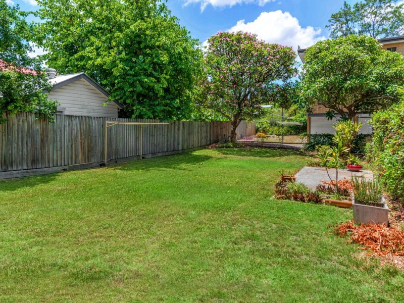57 Eildon Rd, Windsor QLD 4030