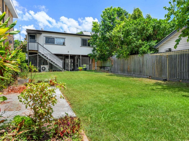 57 Eildon Rd, Windsor QLD 4030