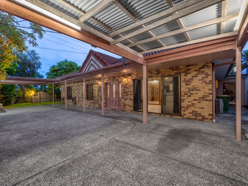 1 Bel Air Court, Ferny Hills QLD 4055