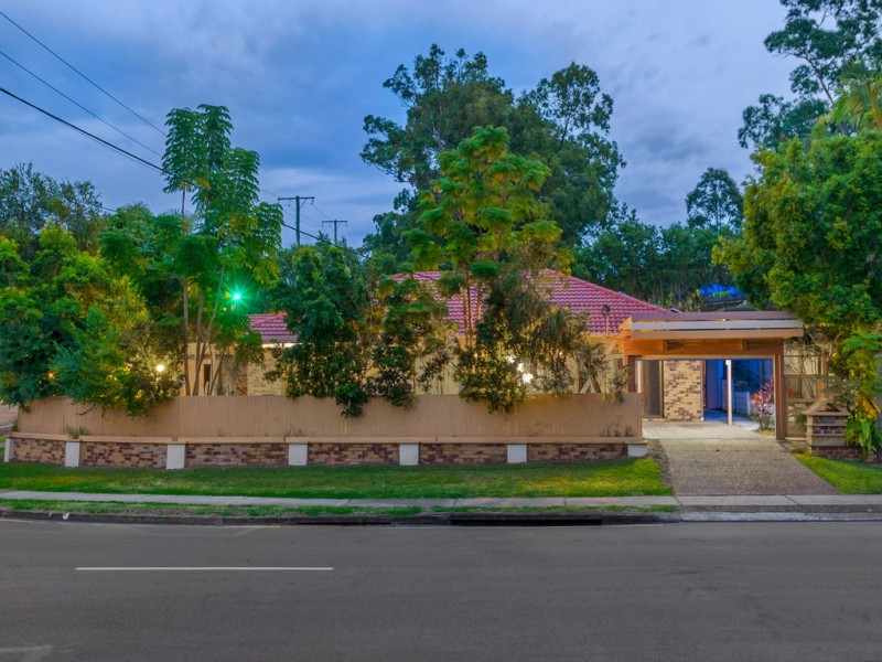 1 Bel Air Court, Ferny Hills QLD 4055