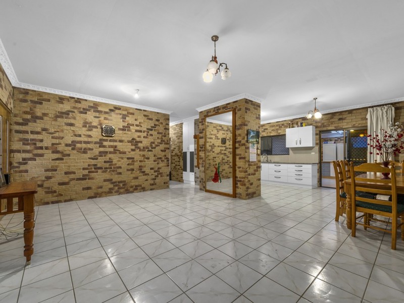 1 Bel Air Court, Ferny Hills QLD 4055