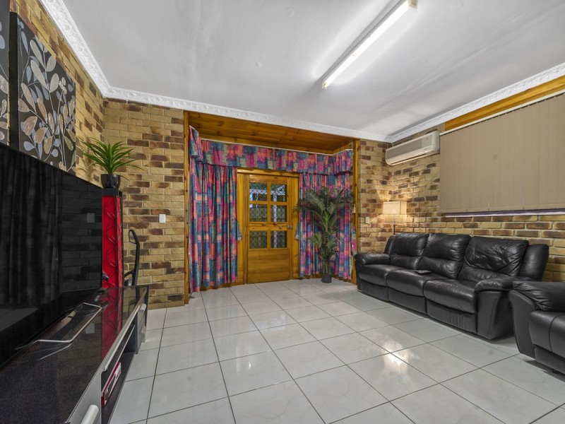 1 Bel Air Court, Ferny Hills QLD 4055
