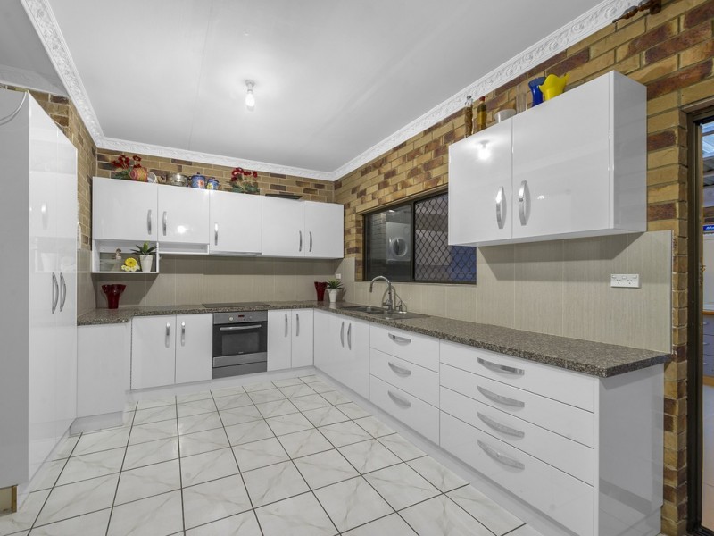 1 Bel Air Court, Ferny Hills QLD 4055