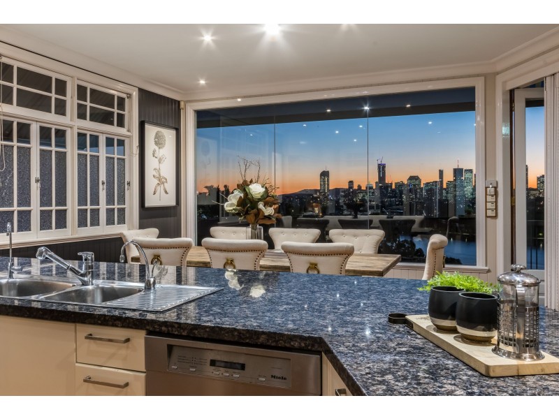 10 Hawthorne Road, Hawthorne QLD 4171