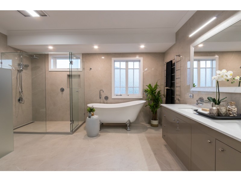 10 Hawthorne Road, Hawthorne QLD 4171