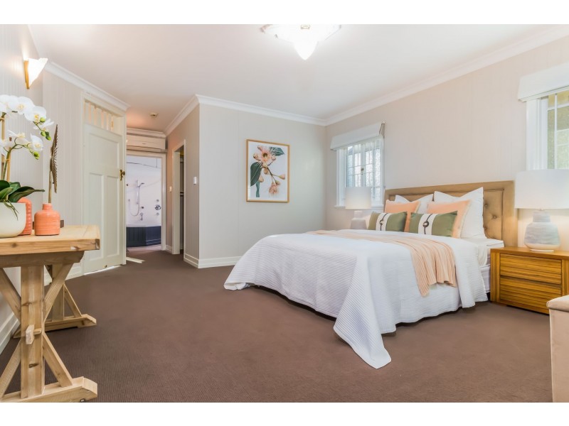 10 Hawthorne Road, Hawthorne QLD 4171