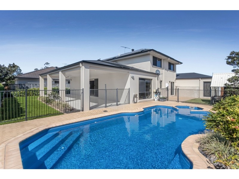 4 Oltrarno Place, Bridgeman Downs QLD 4035