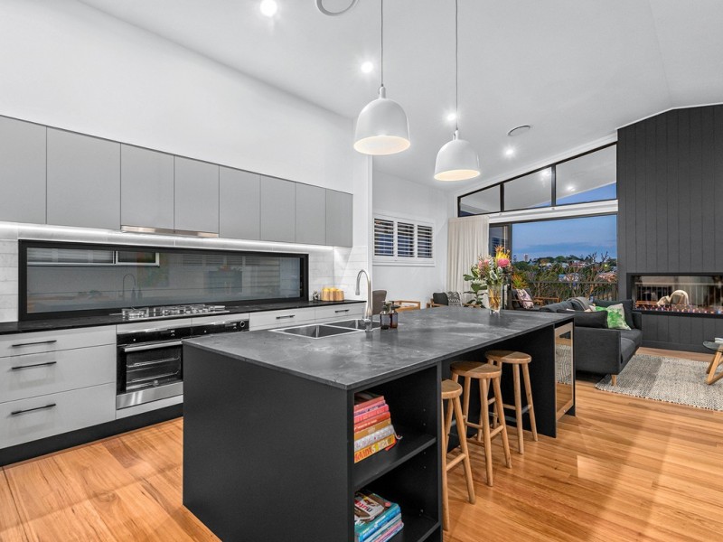 28 Newton Street, Grange QLD 4051