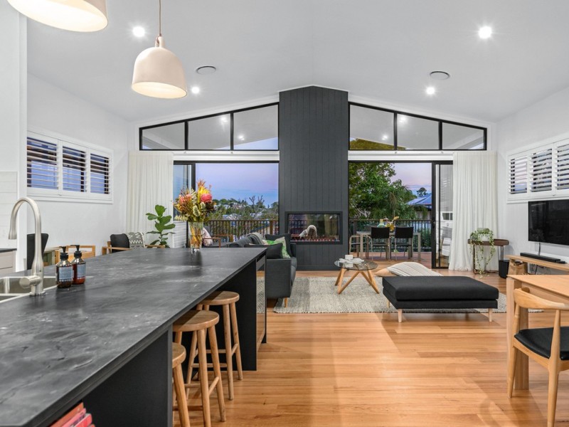 28 Newton Street, Grange QLD 4051