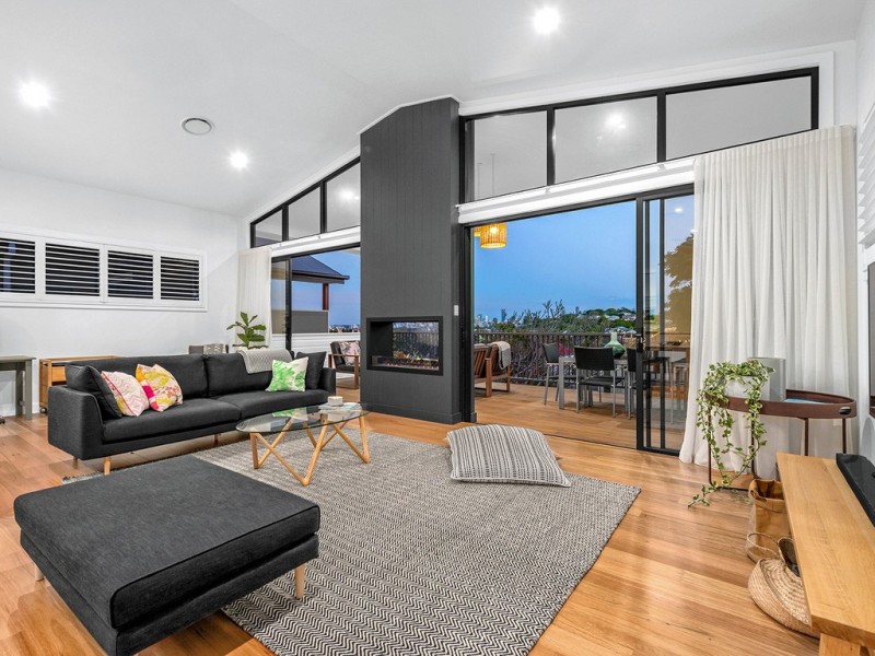 28 Newton Street, Grange QLD 4051