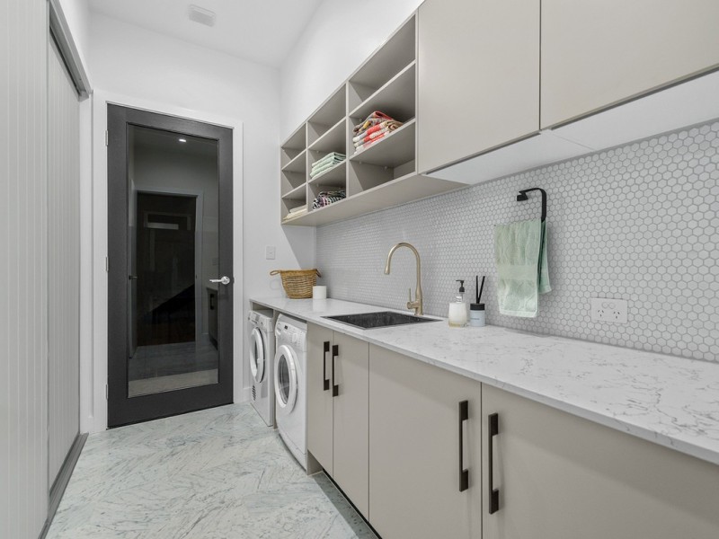 28 Newton Street, Grange QLD 4051