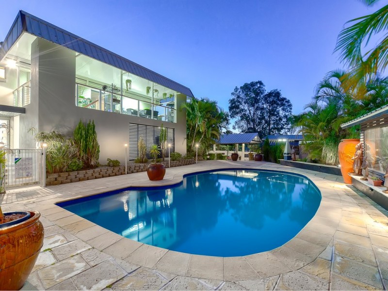 8 Rogers Parade West, Everton Park QLD 4053