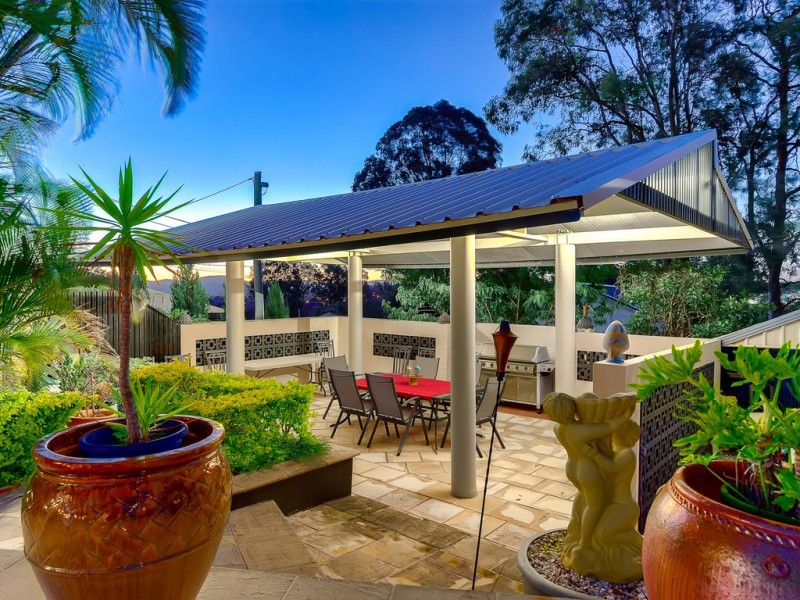 8 Rogers Parade West, Everton Park QLD 4053