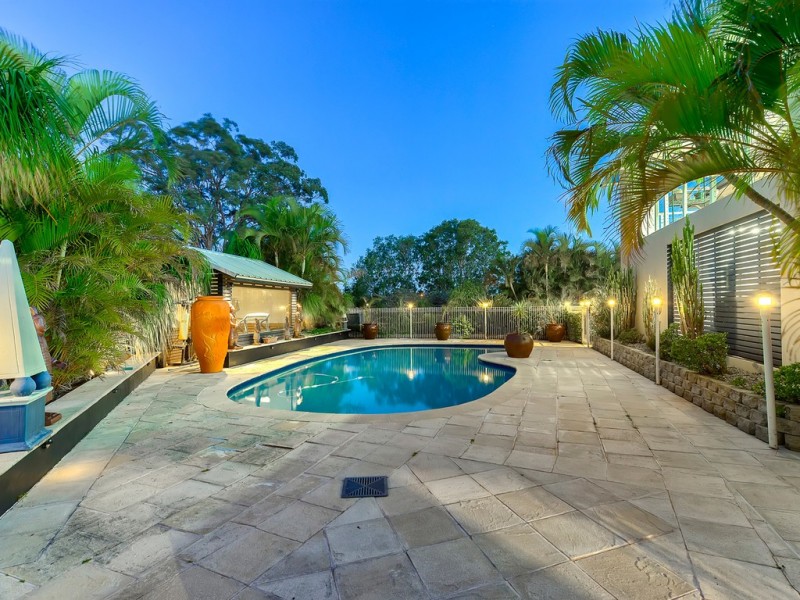 8 Rogers Parade West, Everton Park QLD 4053