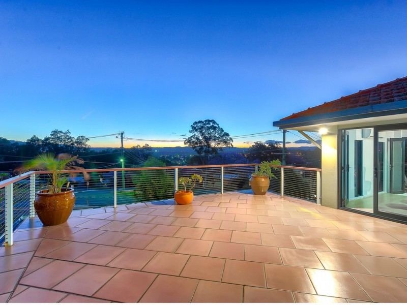 8 Rogers Parade West, Everton Park QLD 4053