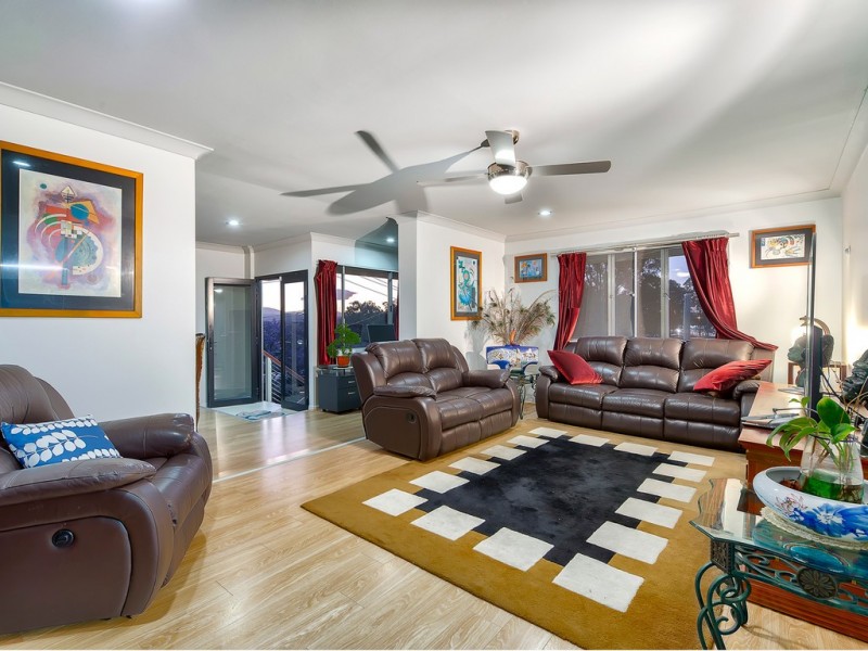 8 Rogers Parade West, Everton Park QLD 4053