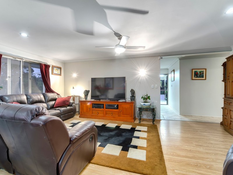 8 Rogers Parade West, Everton Park QLD 4053