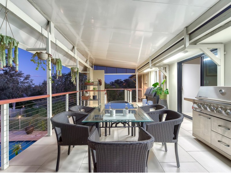 8 Rogers Parade West, Everton Park QLD 4053