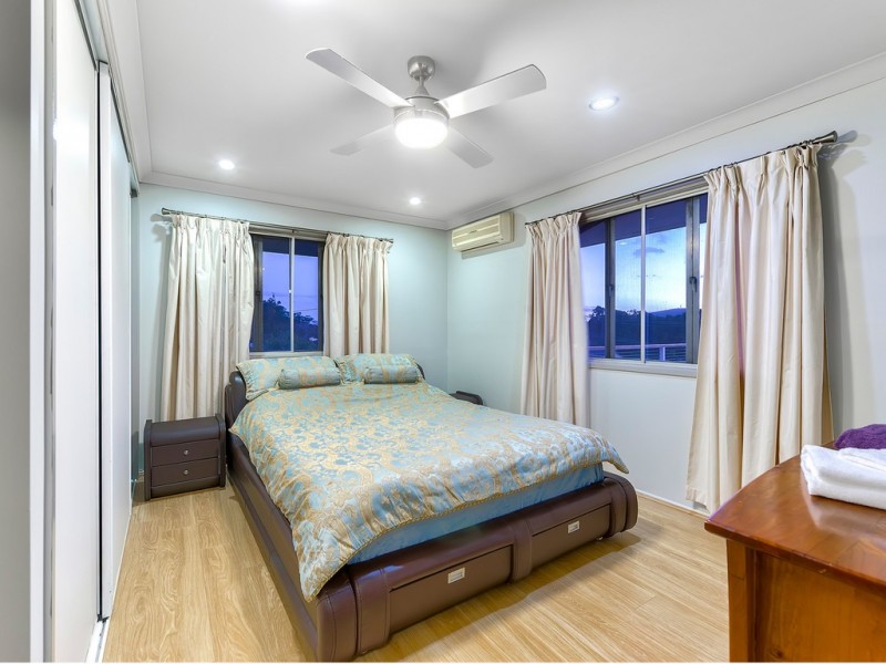 8 Rogers Parade West, Everton Park QLD 4053